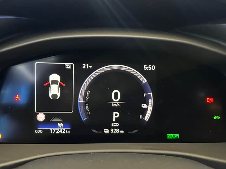 Фото 15 - Lexus RZ