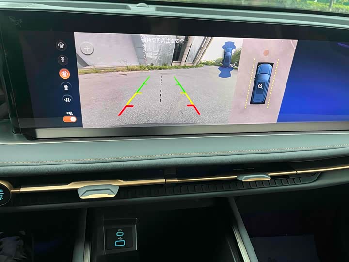 Фото 12 - Ford Edge