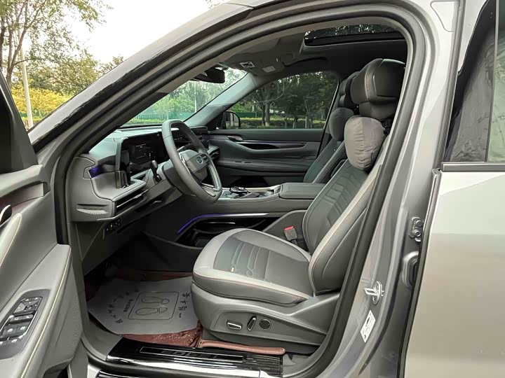 Фото 13 - Ford Edge