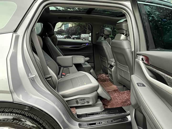 Фото 16 - Ford Edge