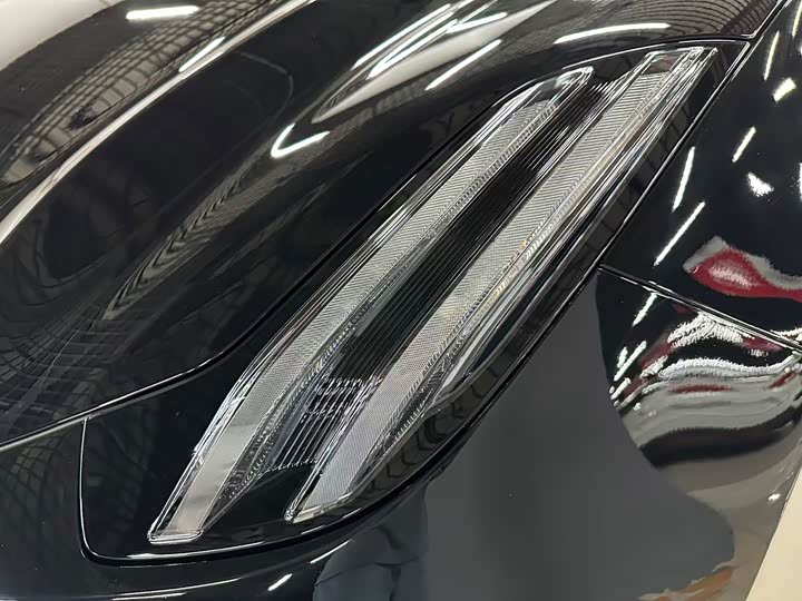 Фото 16 - Zeekr 001