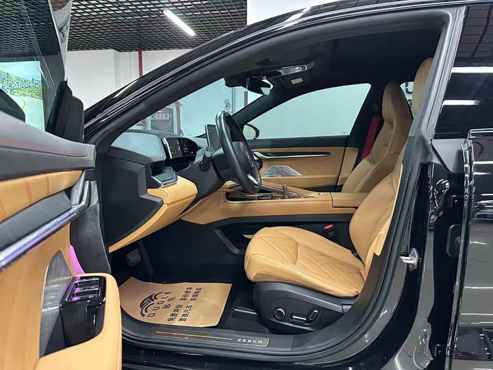 Фото 5 - Zeekr 001