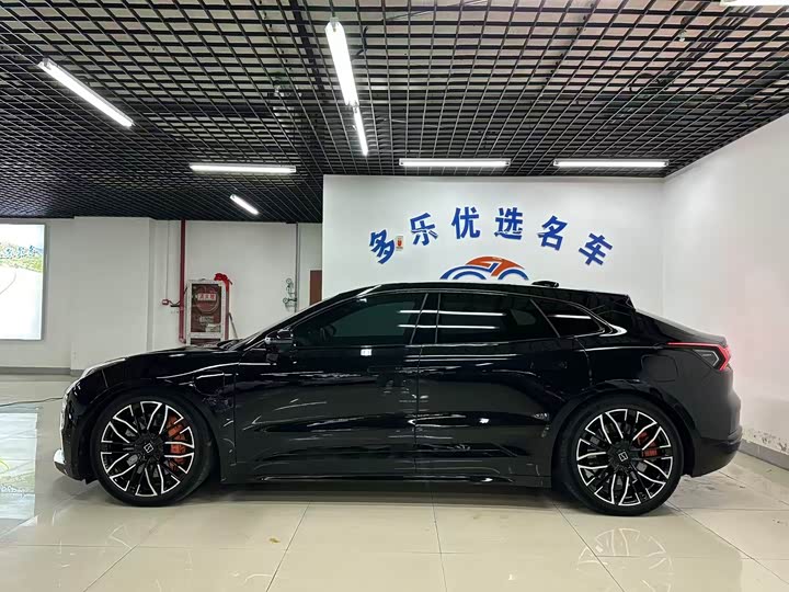 Фото 9 - Zeekr 001