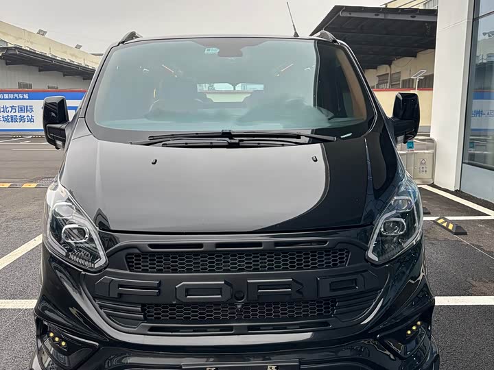 Фото 2 - Ford Tourneo