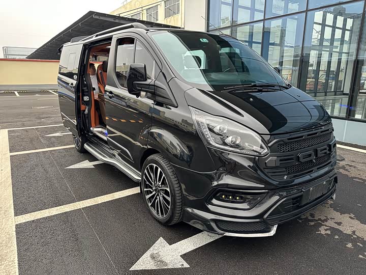 Фото 3 - Ford Tourneo