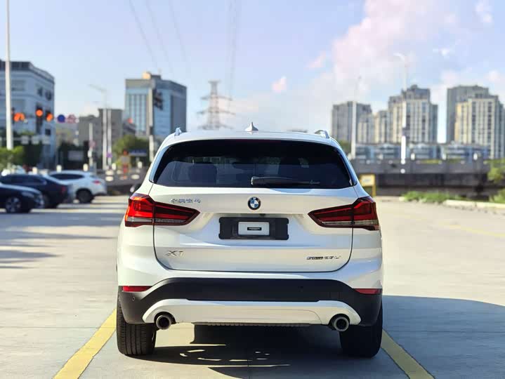 Фото 8 - BMW X1