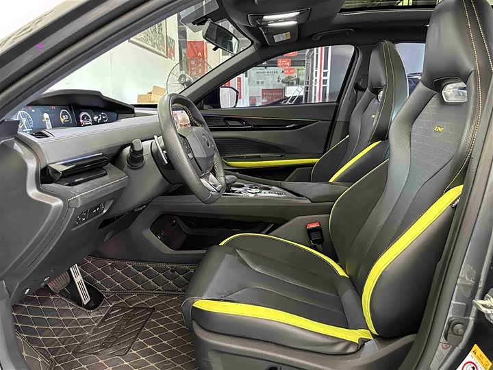 Фото 4 - Changan UNI-V