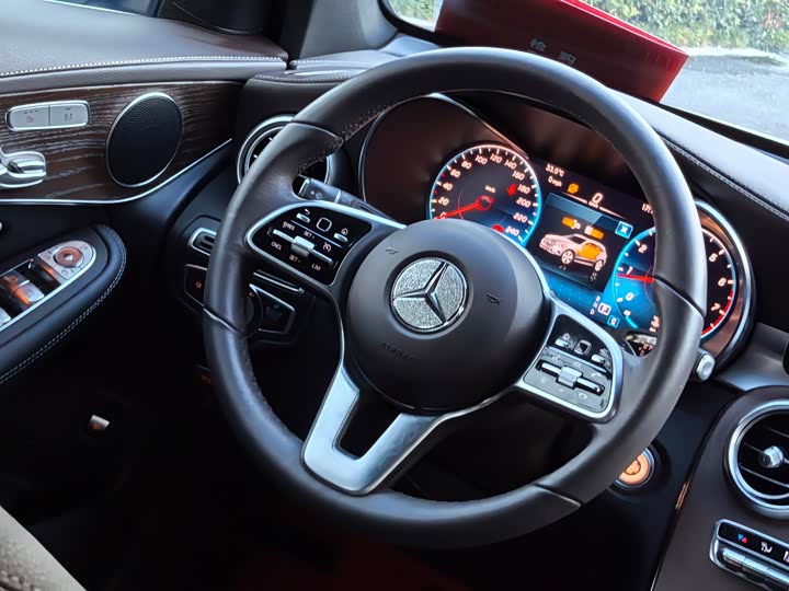 Фото 13 - Mercedes-Benz GLC-Class