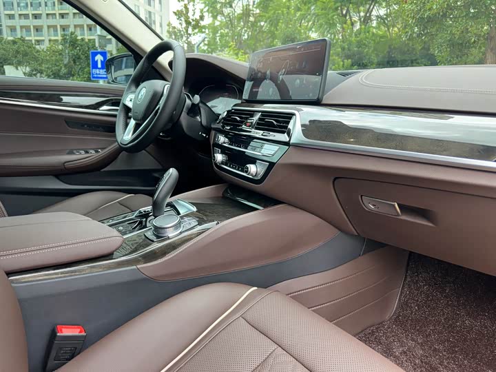 Фото 10 - BMW 5 Series