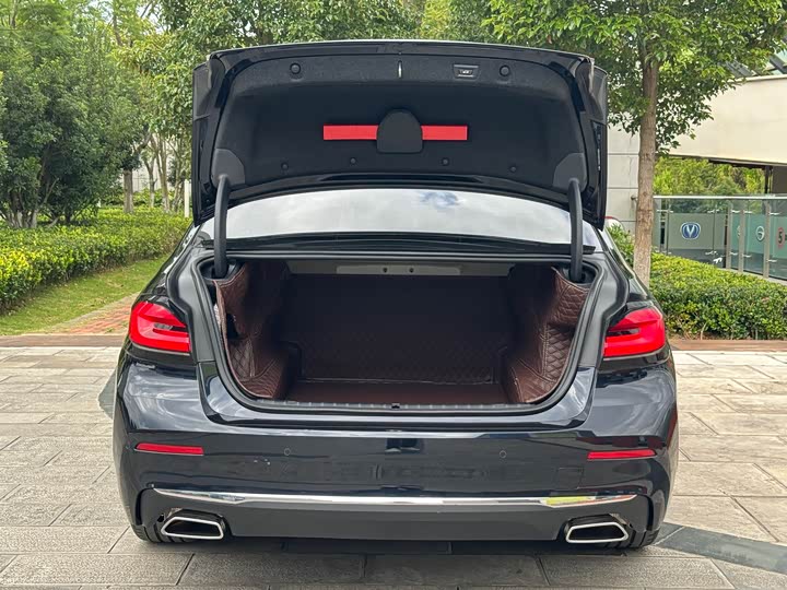 Фото 20 - BMW 5 Series