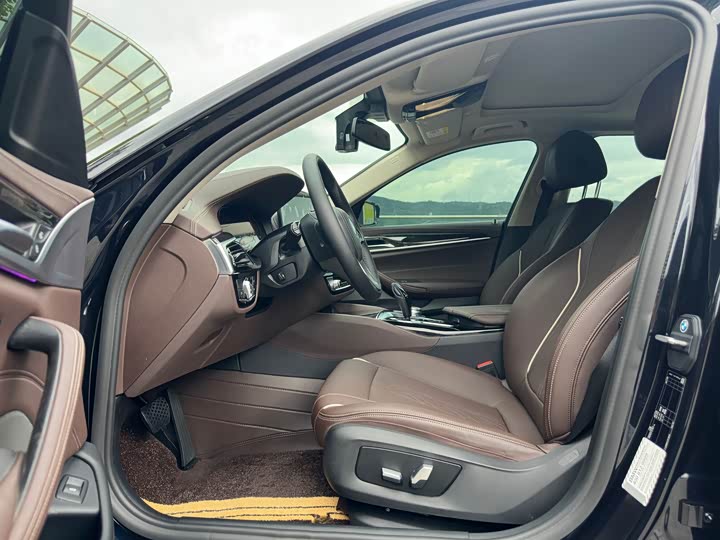 Фото 8 - BMW 5 Series