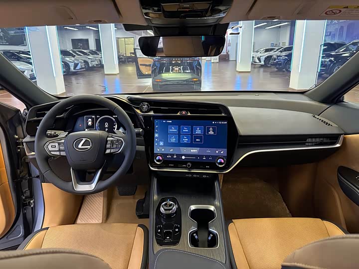 Фото 21 - Lexus RZ