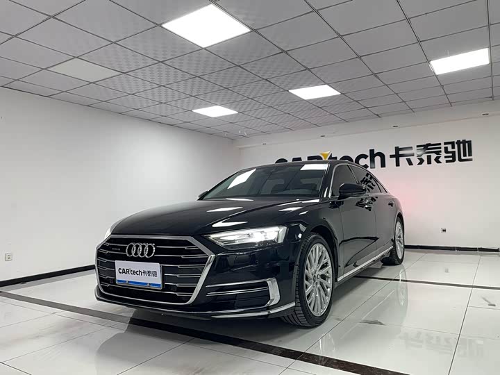 Фото 1 - Audi A8