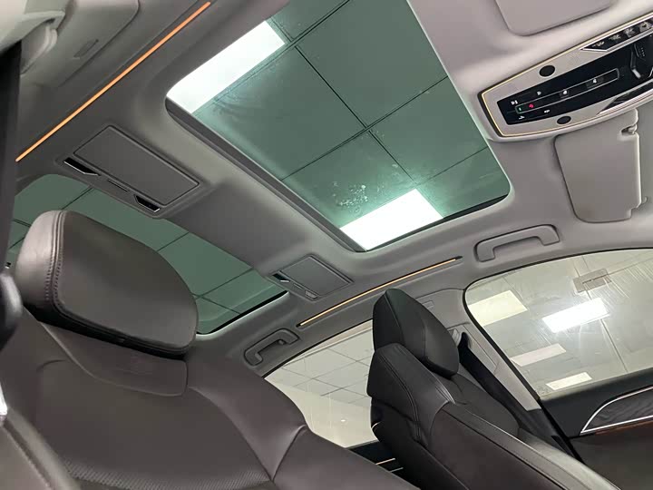 Фото 11 - Audi A8