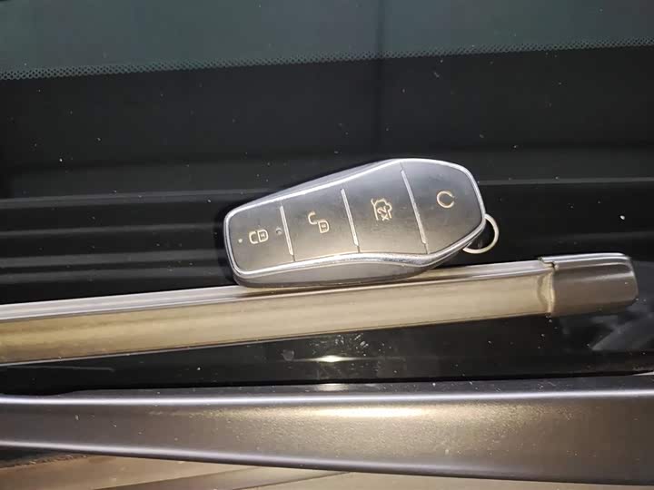 Фото 9 - BYD Song Max Hybrid