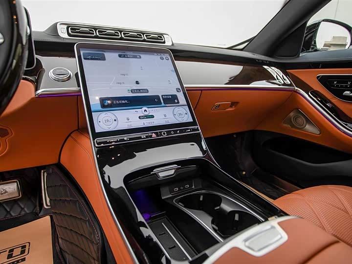 Фото 14 - Mercedes-Benz Maybach S-Class