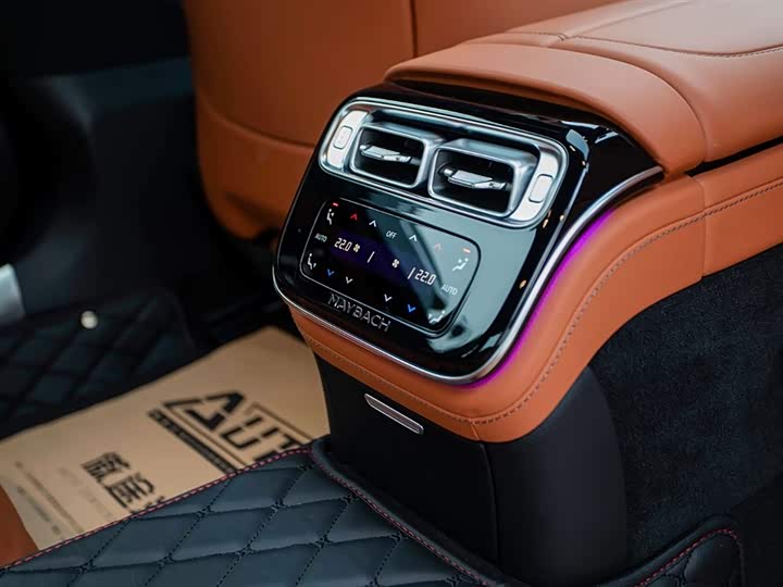 Фото 17 - Mercedes-Benz Maybach S-Class