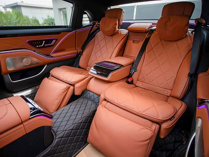 Фото 9 - Mercedes-Benz Maybach S-Class