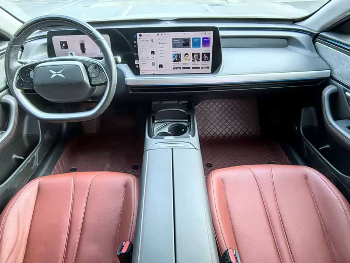 Фото 10 - XPeng P7