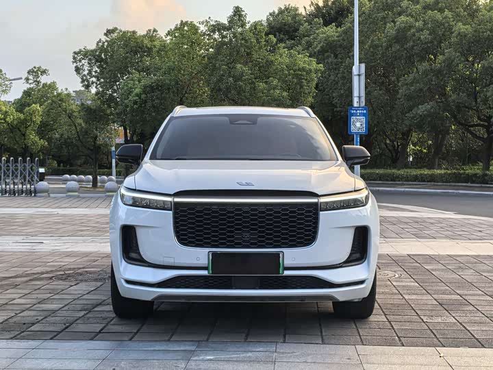 Фото 2 - LiXiang One