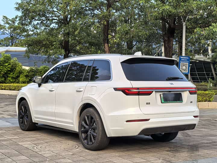 Фото 7 - LiXiang One