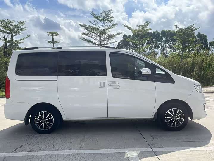 Фото 2 - JAC Refine M3