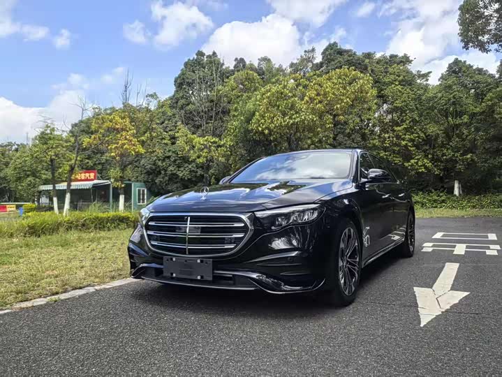 Фото 1 - Mercedes-Benz E-Class