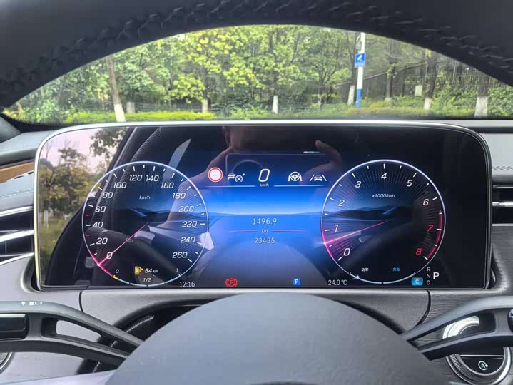 Фото 20 - Mercedes-Benz E-Class