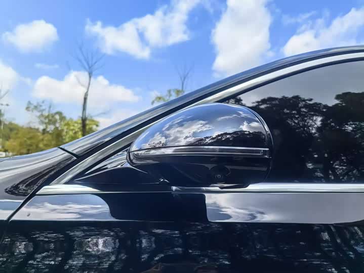 Фото 9 - Mercedes-Benz E-Class