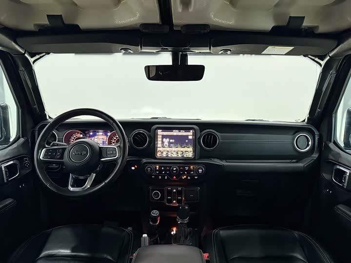 Фото 11 - Jeep Gladiator