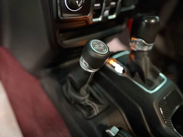 Фото 16 - Jeep Gladiator