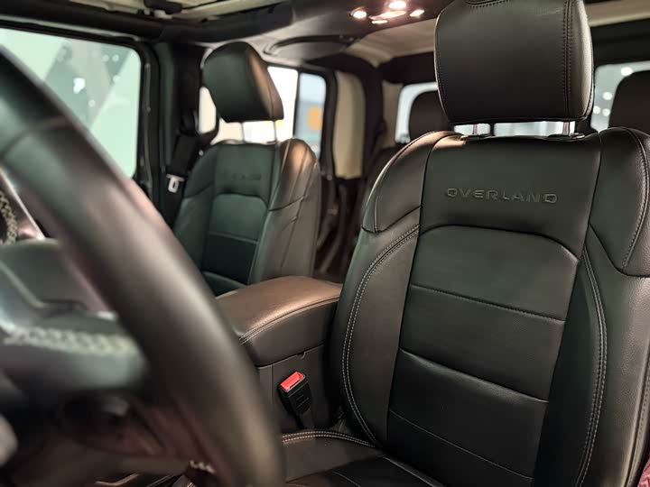 Фото 19 - Jeep Gladiator