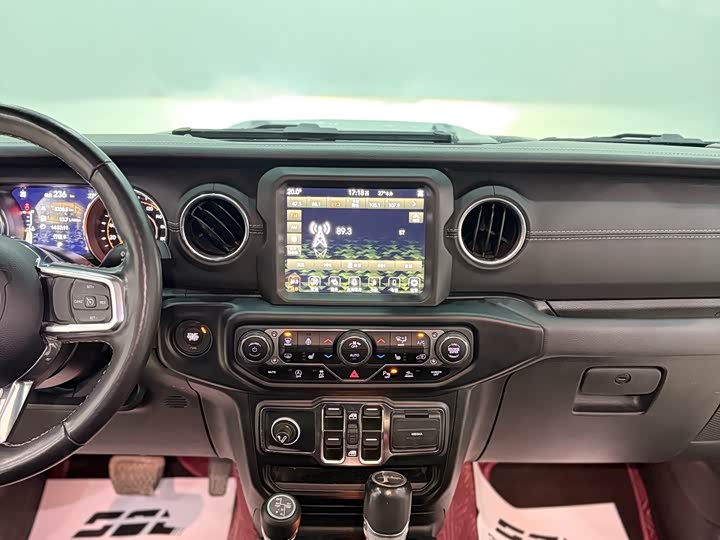 Фото 20 - Jeep Gladiator