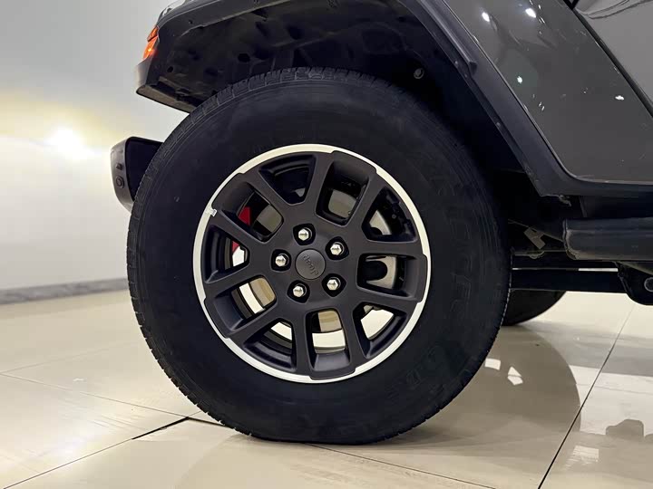 Фото 21 - Jeep Gladiator