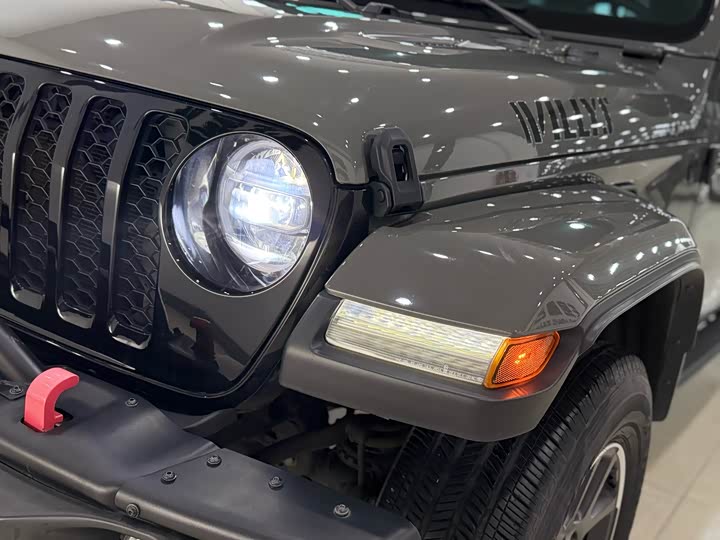 Фото 22 - Jeep Gladiator