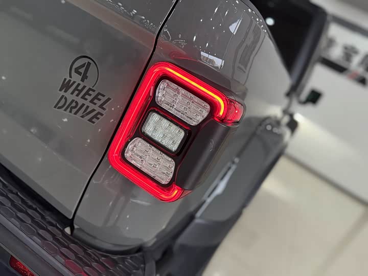 Фото 24 - Jeep Gladiator