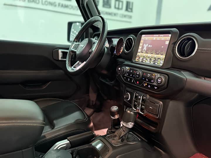 Фото 9 - Jeep Gladiator