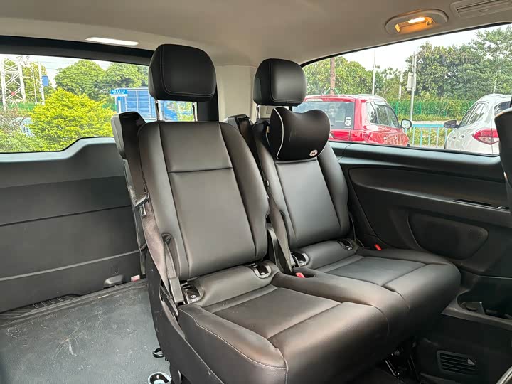 Фото 12 - Mercedes-Benz Vito