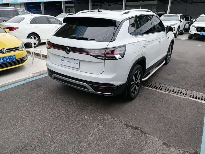 Фото 13 - Volkswagen Tayron