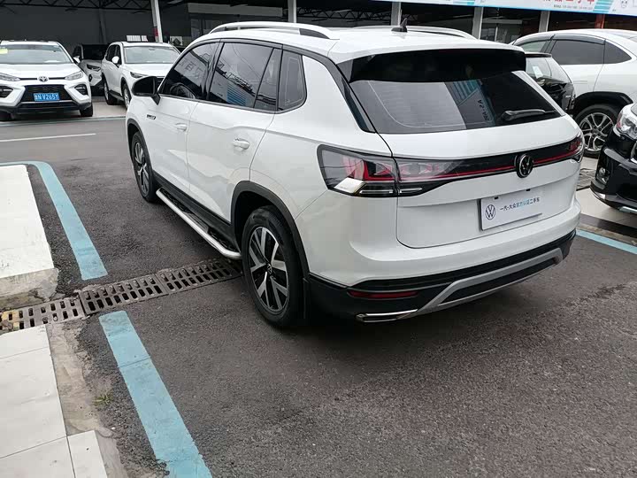 Фото 15 - Volkswagen Tayron