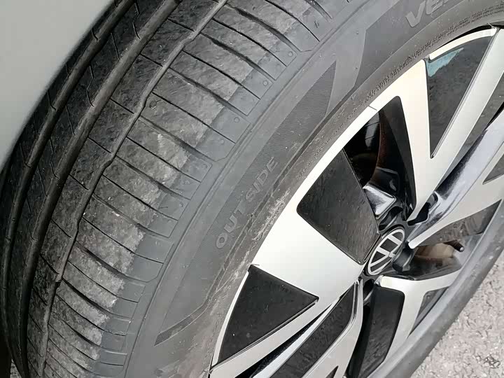 Фото 16 - Volkswagen Tayron