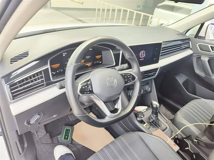 Фото 10 - Volkswagen Tiguan L Pro