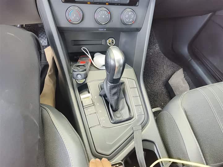 Фото 14 - Volkswagen Tiguan L Pro