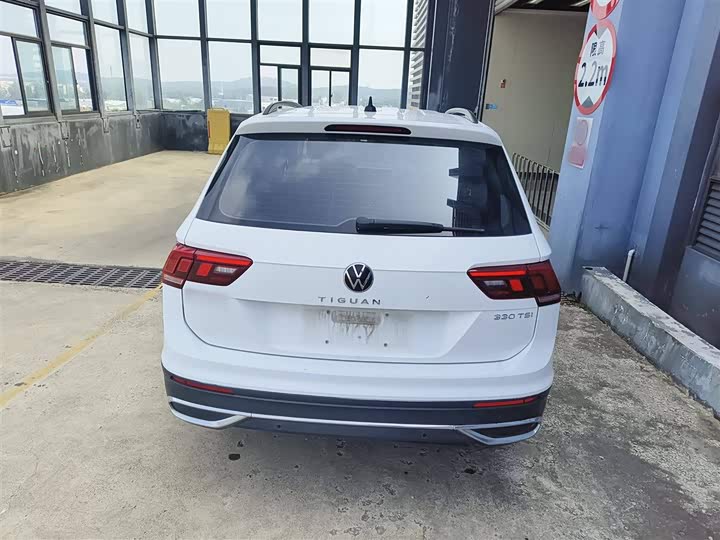 Фото 6 - Volkswagen Tiguan L Pro