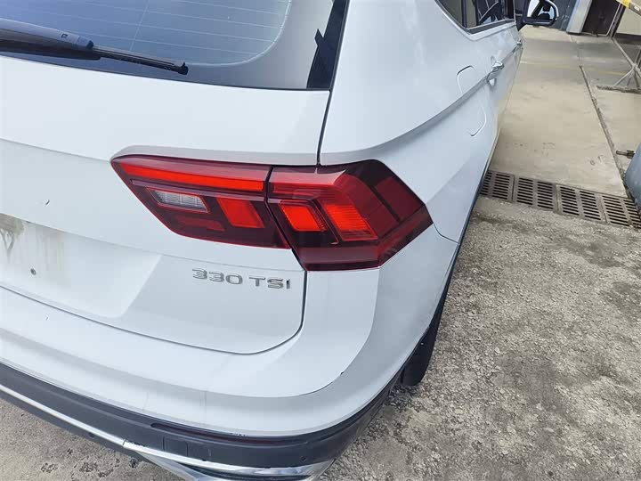 Фото 8 - Volkswagen Tiguan L Pro