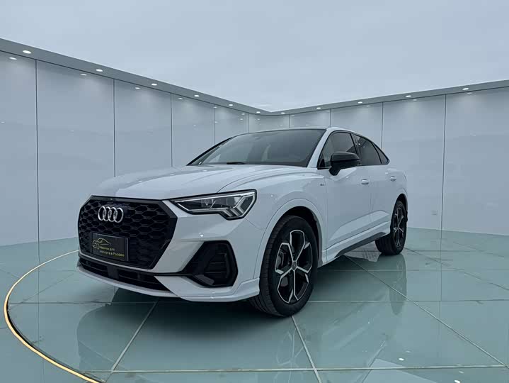 Фото 1 - Audi Q3 Sportback