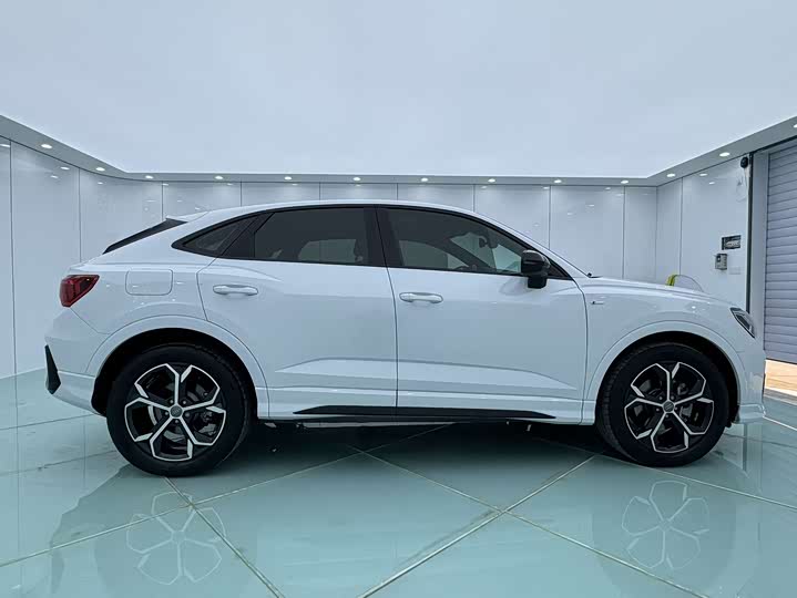 Фото 7 - Audi Q3 Sportback