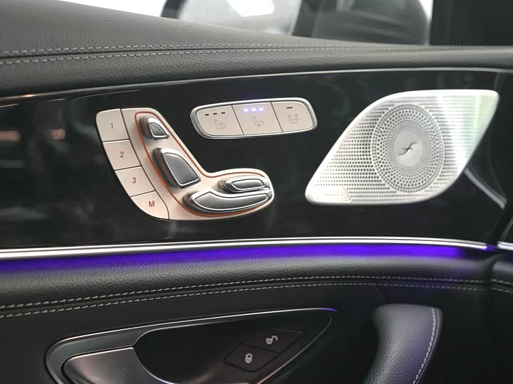 Фото 13 - Mercedes-Benz AMG GT