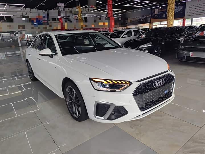 Фото 4 - Audi A4L