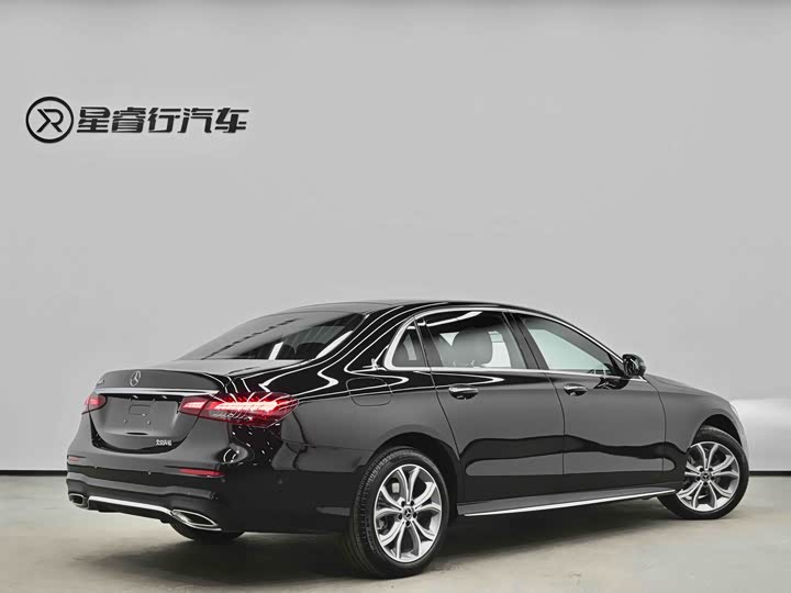 Фото 5 - Mercedes-Benz E-Class